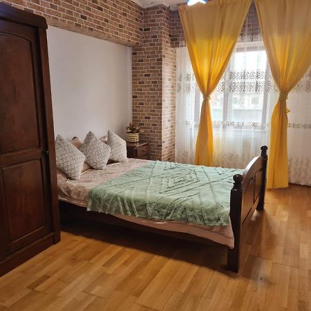 One Mall Apartment Bacau Exterior photo