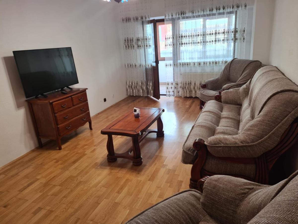 One Mall Apartment Bacau Exterior photo